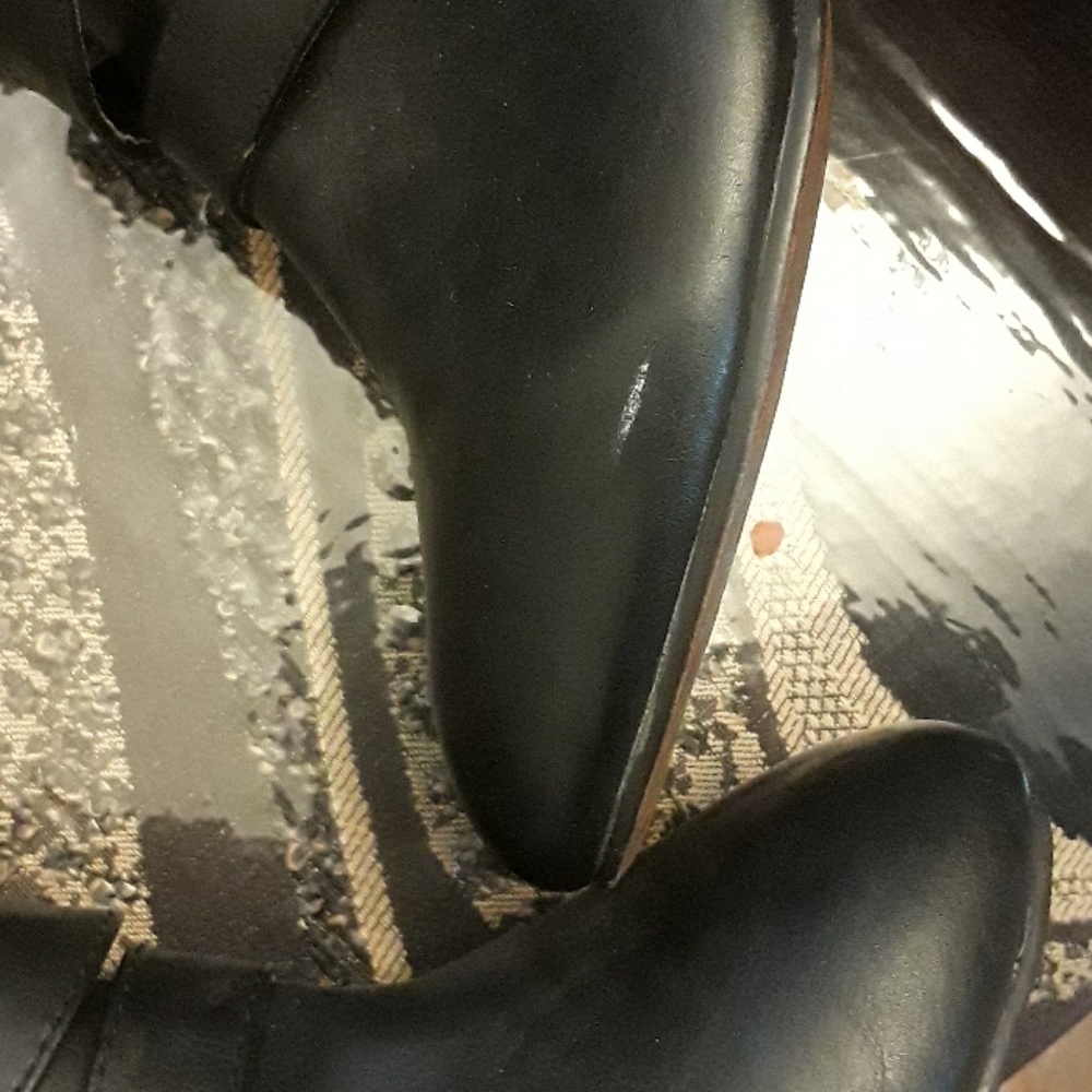 Shoes - Picture 2 of 3